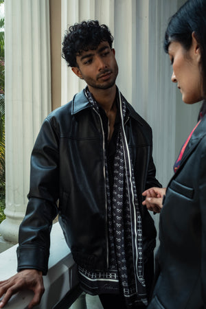 Emblem Wash Scarf Black